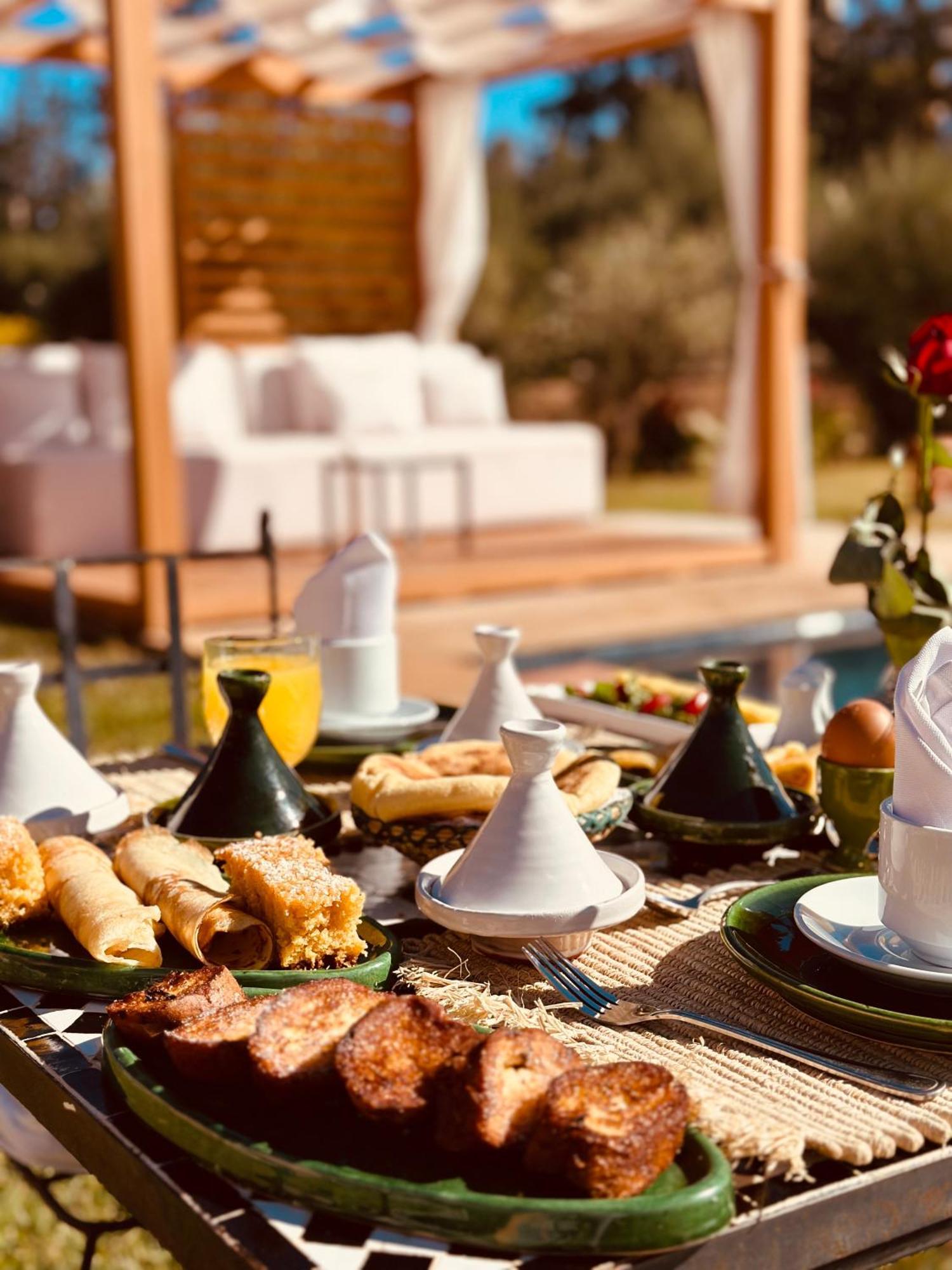 Les Roses By La Siredrah Hotel Ait Bou Zguia ภายนอก รูปภาพ